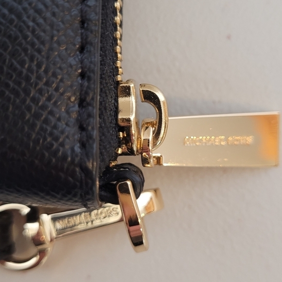 Michael Kors Large Black Saffiano Leather Continental Zip Around Travel Wallet - Picture 6 of 9